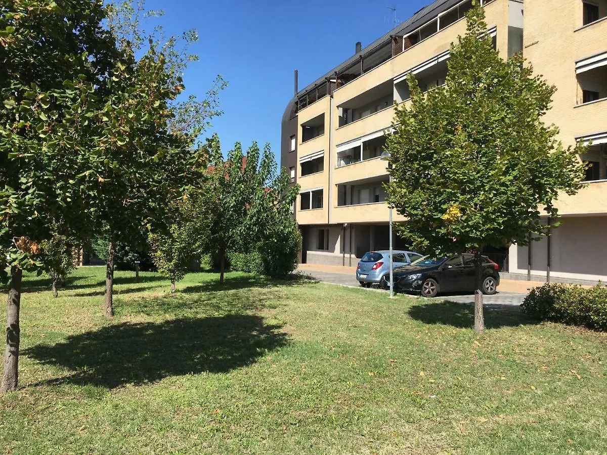 Dossetti 3 Daire Bolonya 0*,  İtalya